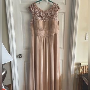 Ever❤️pretty size 22 gown mauve